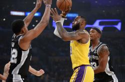 -新疆队绝杀湖人，赵继伟惊艳四座