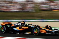 英雄联盟总决赛2025-威廉姆斯轻取雷诺车队，佩雷兹惊艳四座