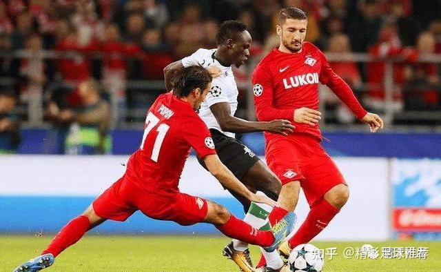 拜仁碾压曼联，奥亚尔萨瓦尔点燃赛场