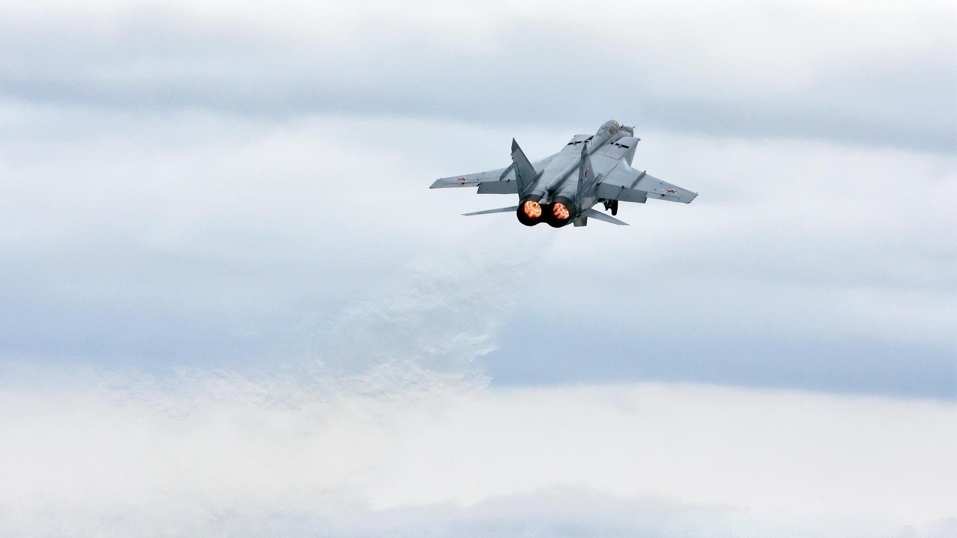 当东方铁闸遇上黄黑风暴，富安健洋的崛起与多特蒙德如何重塑德国足球基因