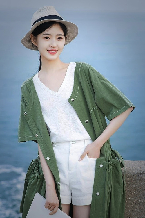 绿茵场与地球村,两个赛场,同一种胜利